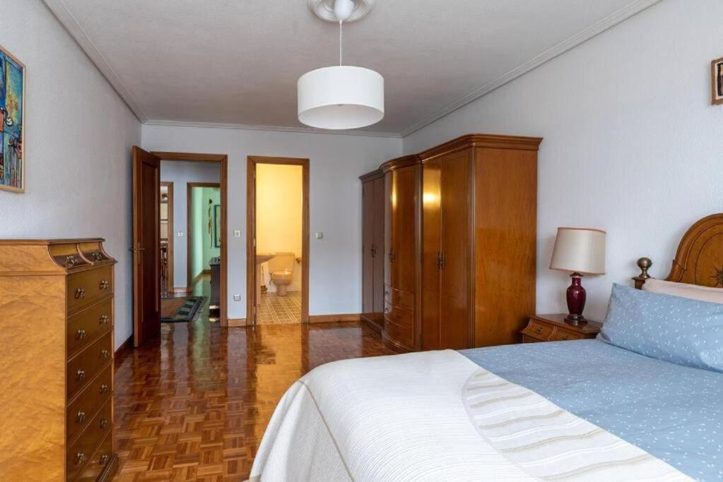 Ferienwohnung Luminoso Piso Grande Con Garaje En El Centro. Santander Exterior foto