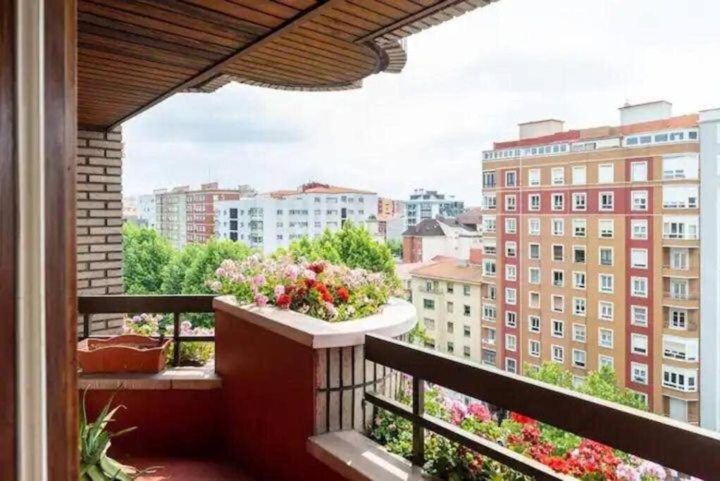Ferienwohnung Luminoso Piso Grande Con Garaje En El Centro. Santander Exterior foto